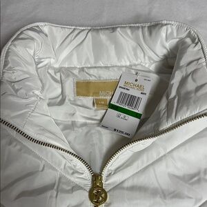 NWT Michael Kors Women's White Quilted Jacket vest.